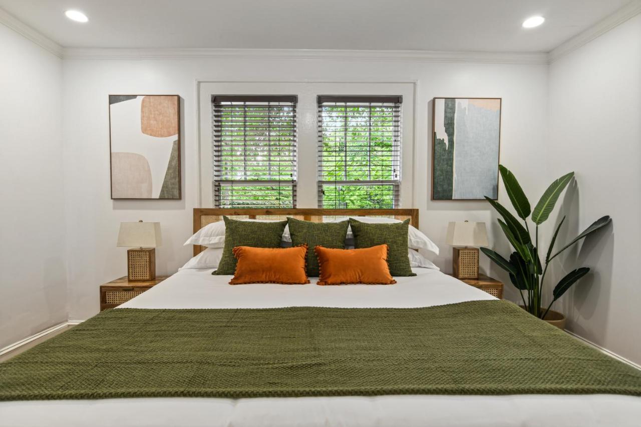 Sun Lit Bungalow With Good Vibes And Lots Of Wine - Designedbydom Atlanta Exterior photo