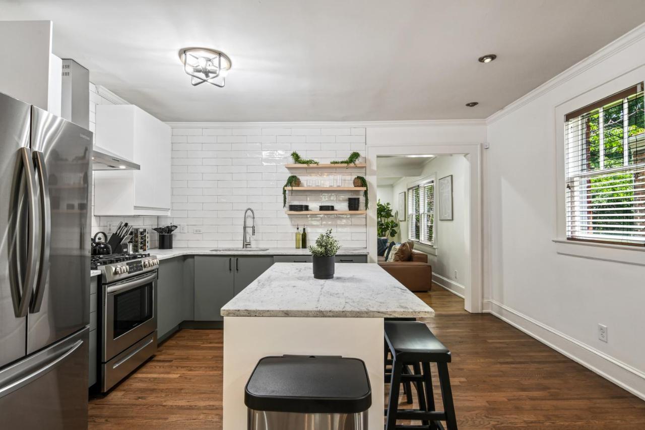 Sun Lit Bungalow With Good Vibes And Lots Of Wine - Designedbydom Atlanta Exterior photo