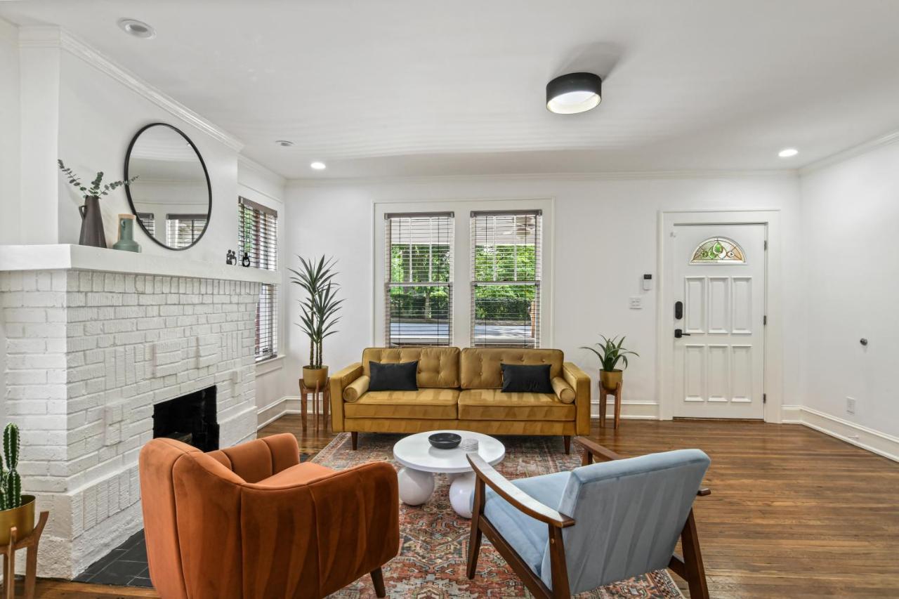 Sun Lit Bungalow With Good Vibes And Lots Of Wine - Designedbydom Atlanta Exterior photo